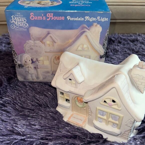 Enesco Precious Moments Sam's House Porcelain Night-Light - Picture 1 of 8